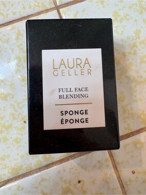 LAURA GELLER BLENDING SPONGE